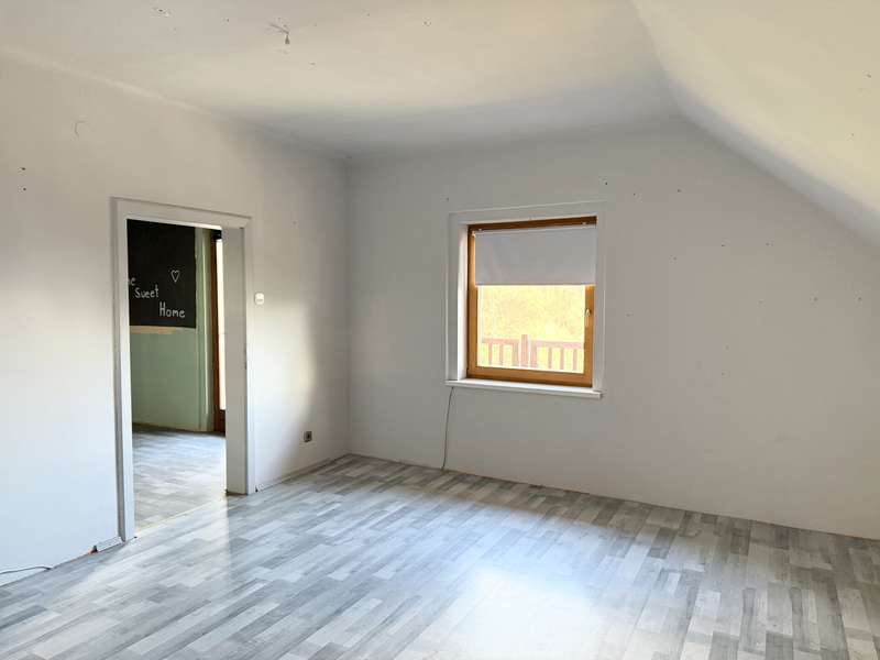 Zimmer 2 im OG mit Küche