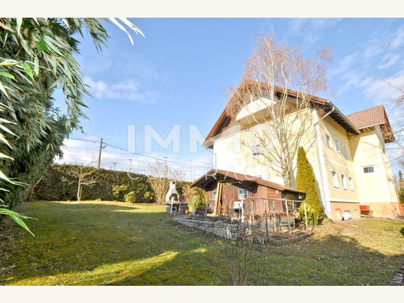 Blick auf das Haus - Die Loggia - Den nur zur Wohnung gehörenden Garten mit Gartenhütte und Wasserzuleitung