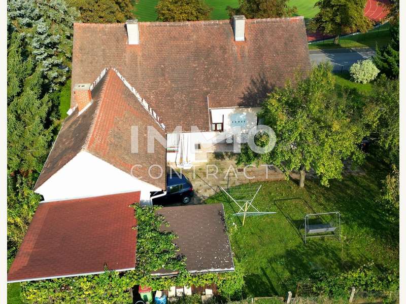 Blick von oben in den Garten