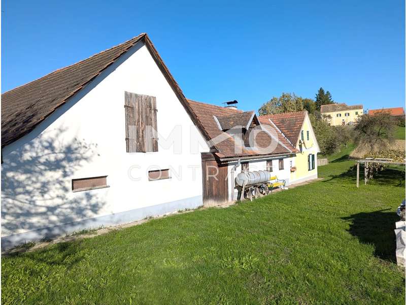 Blick auf die Hofseite - Mittags