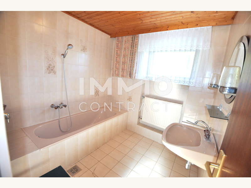 Wannenbad bei Zimmer 1