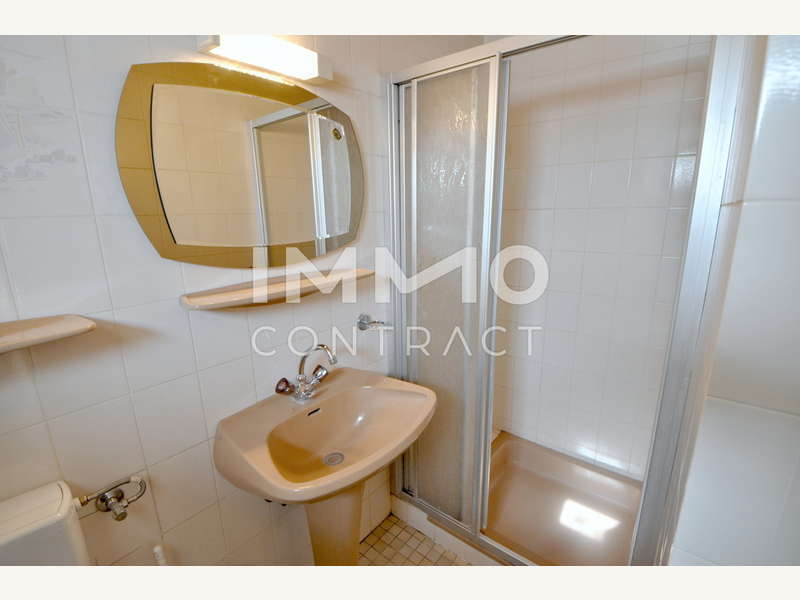 Dusche im Badezimmer 2