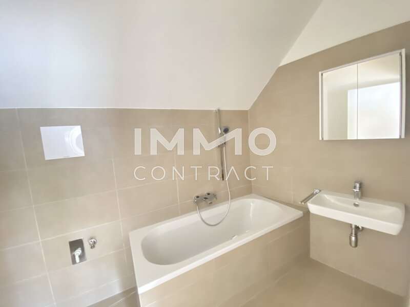 Dachgeschosswohnung Wien: Badezimmer Badezimmer