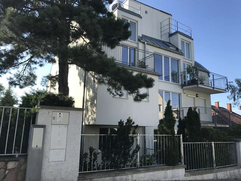 Mietwohnung Wien: Villa mit drei Wohneinheiten Villa mit drei Wohneinheiten
