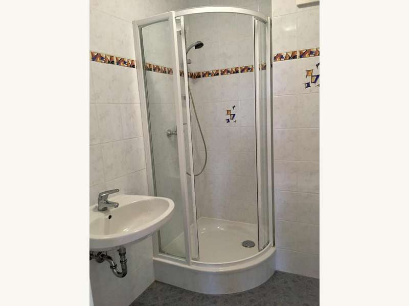 Dachgeschosswohnung Thalheim Bei Wels: Badezimmer 2 Badezimmer 2