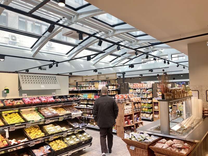 Neuer edler Lebensmittelladen im Haus