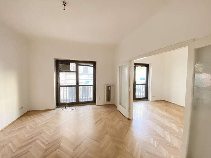 Zimmer 2 und Blick zu Zimmer 3