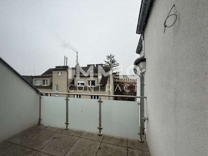 Dachgeschosswohnung Wien: Terrasse unten Terrasse unten