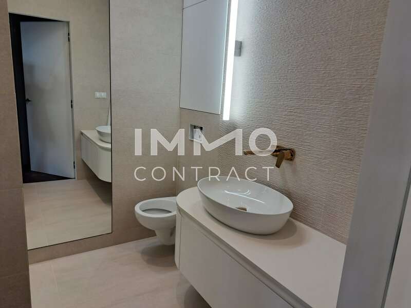 Terrassenwohnung Wien: Duschbad mit WC Duschbad mit WC