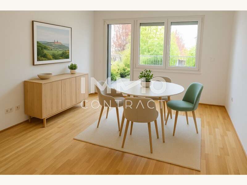 Minimalist Essbereich mit Naturblick