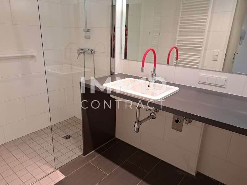 Herrliches Bad mit Walkin Dusche