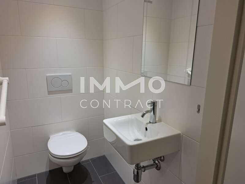 WC mit Handwaschbecken