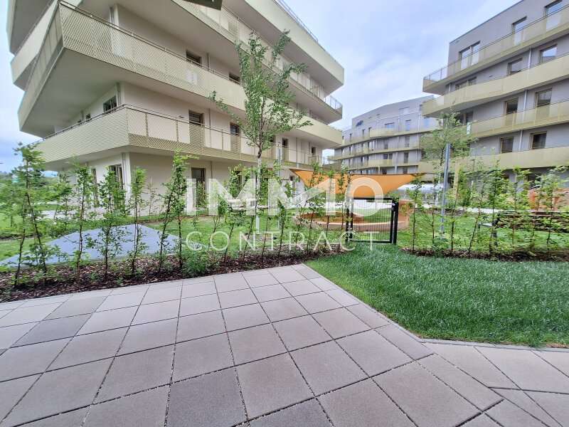 Terrasse mit Privatgarten