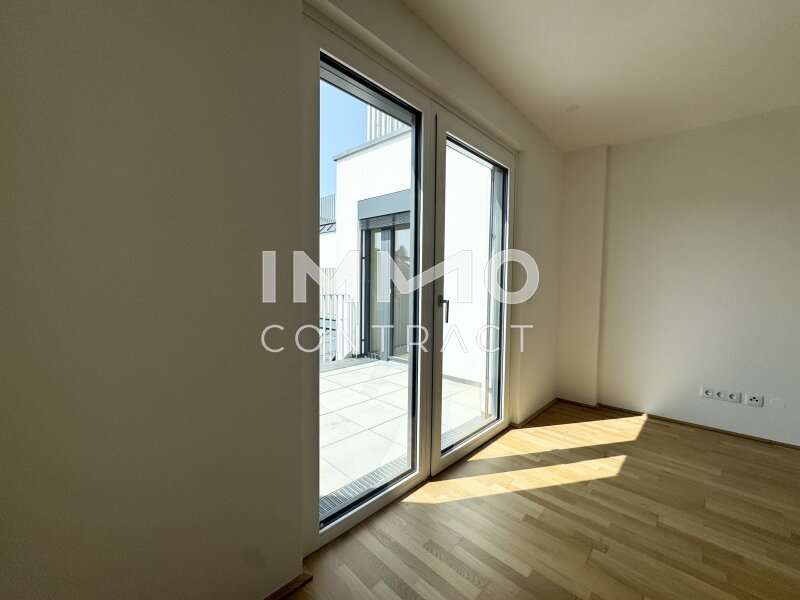 Eigentumswohnung Wien: Wohnraum mit Blick auf Loggia Wohnraum mit Blick auf Loggia