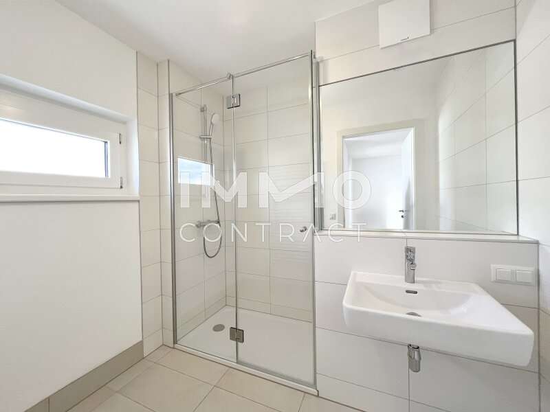 Dachgeschosswohnung Krems an der Donau: 2/8 Duschbad 2/8 Duschbad