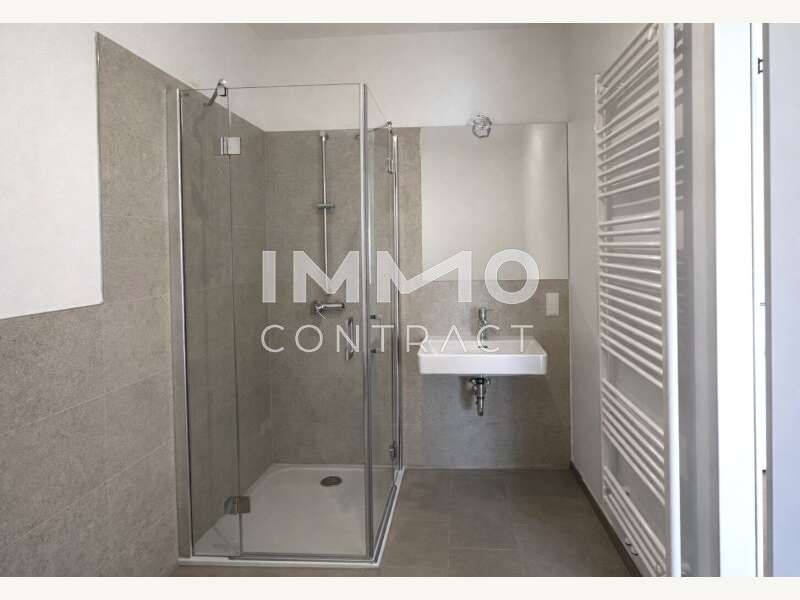 Dachgeschosswohnung Krems an der Donau: Badezimmer Badezimmer