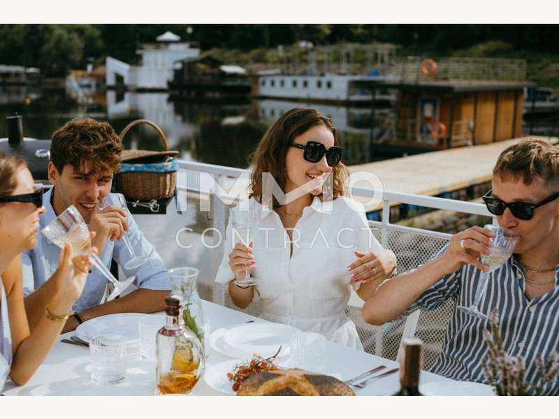 abendessen am fluss