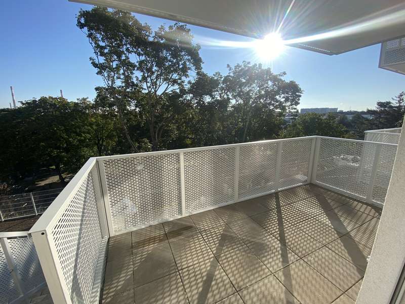 Balkon mit Abgang zum Garten 