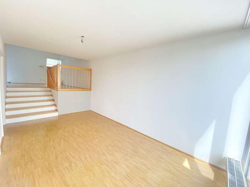 Dachgeschosswohnung Wien: Wohnbereich mit Gallerie Wohnbereich mit Gallerie