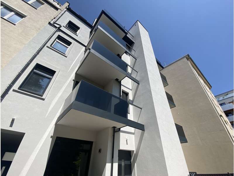 Eigentumswohnung Wien: Altbauwohnung mit Balkon Richtung Garten Altbauwohnung mit Balkon Richtung Garten