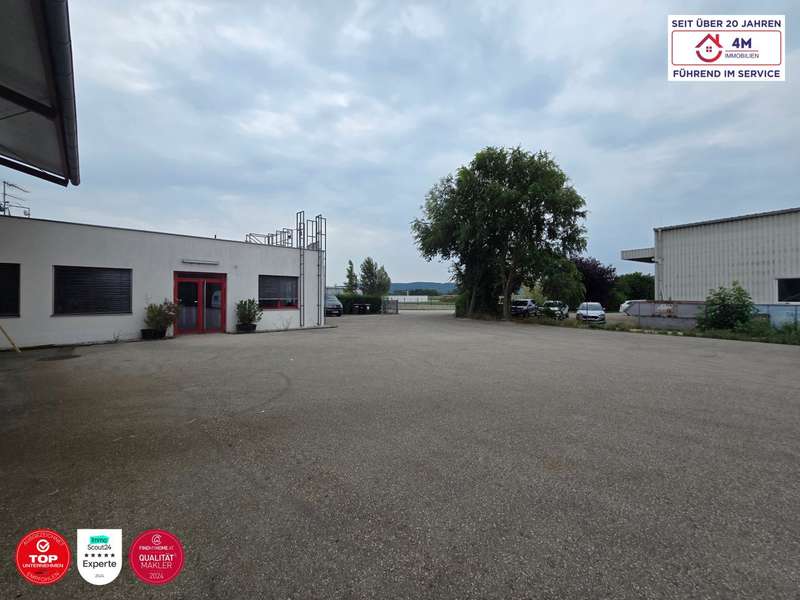 Büro Langenlebarn-Oberaigen: Parkplatz Parkplatz