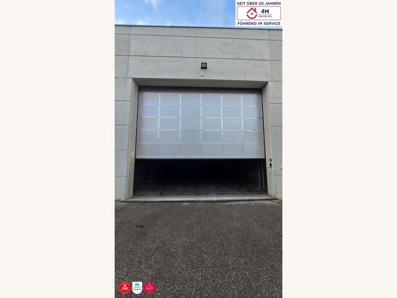 Werkstatt Krems an der Donau: Einfahrt Rolltor Einfahrt Rolltor