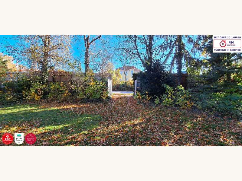 Baugrundstück Wien: Einfahrt von innen Einfahrt von innen