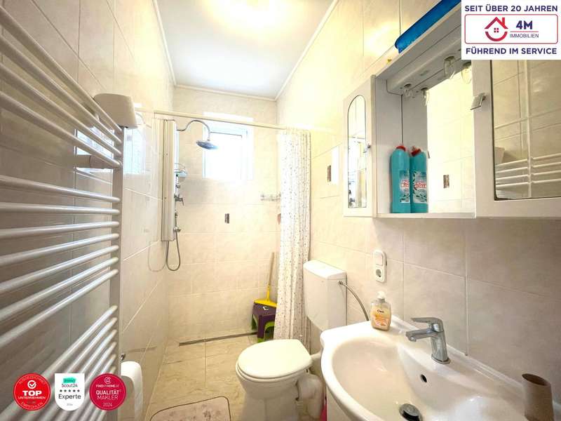 Mehrfamilienhaus Bad Vöslau: 4m-Immobilien 4m-Immobilien
