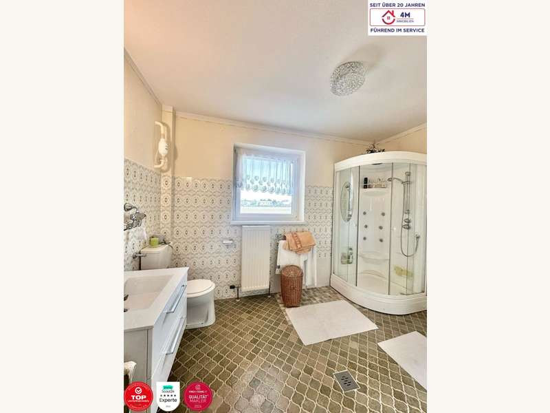 Einfamilienhaus Neutal: Badezimmer Badezimmer