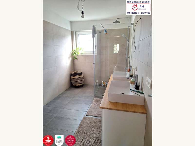 Einfamilienhaus Sollenau: Badezimmer OG Badezimmer OG