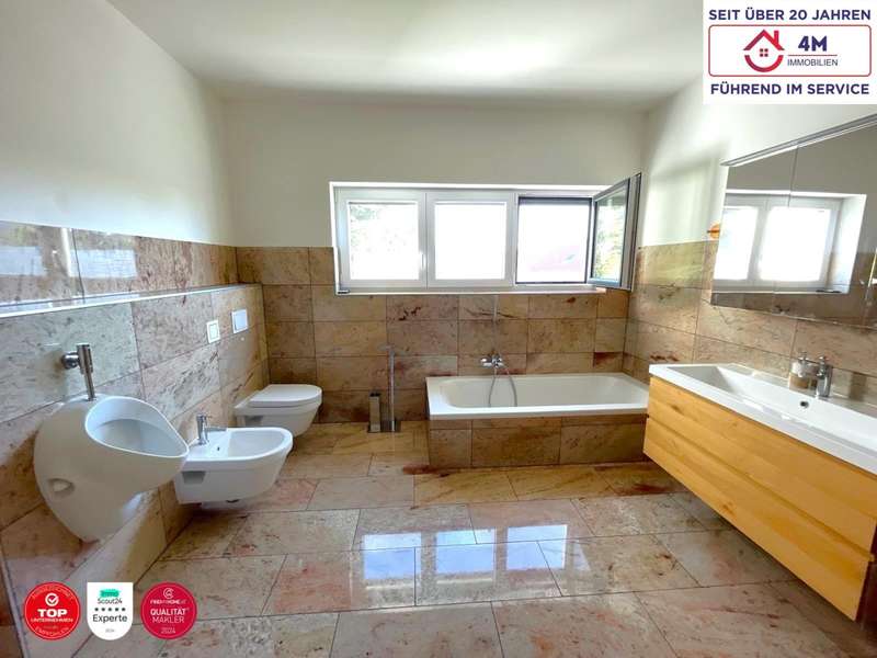 Reihenhaus Gerasdorf: Badezimmer Badezimmer