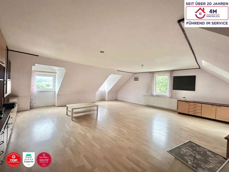 Reihenhaus Neutal: Zimmer 4 - Dachboden Zimmer 4 - Dachboden