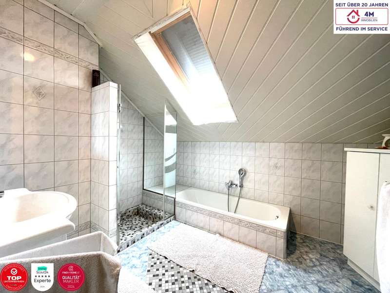 Einfamilienhaus Pettendorf: Bad OG Bad OG