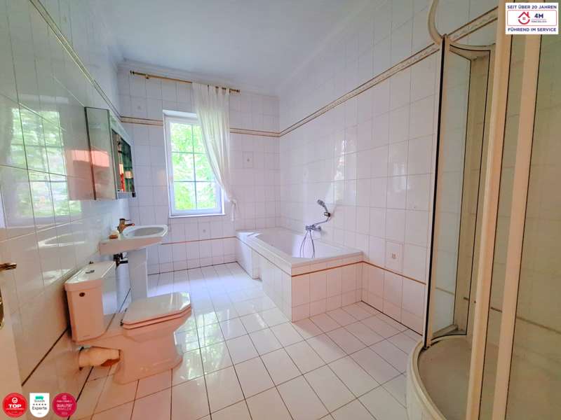Einfamilienhaus Klosterneuburg: Bad Bad