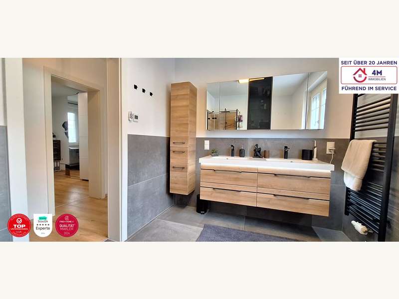 Einfamilienhaus Hirtenberg: Badezimmer Badezimmer