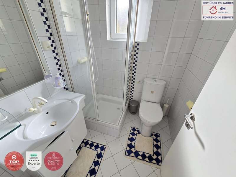 Einfamilienhaus Kobersdorf: Badezimmer Badezimmer