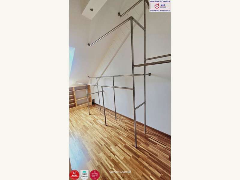 Einfamilienhaus Wien: Begehbare Garderobe zu Zimmer 3 Begehbare Garderobe zu Zimmer 3