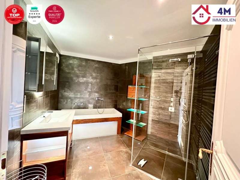 Einfamilienhaus Krems an der Donau: Badezimmer Obergeschoss Badezimmer Obergeschoss