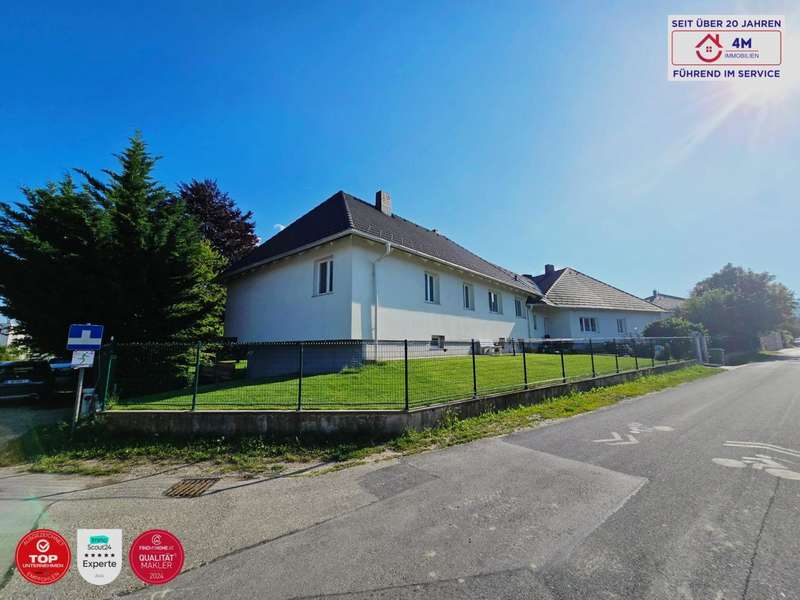 Einfamilienhaus Perchtoldsdorf: Hausansicht Straße _ Hausansicht Straße _