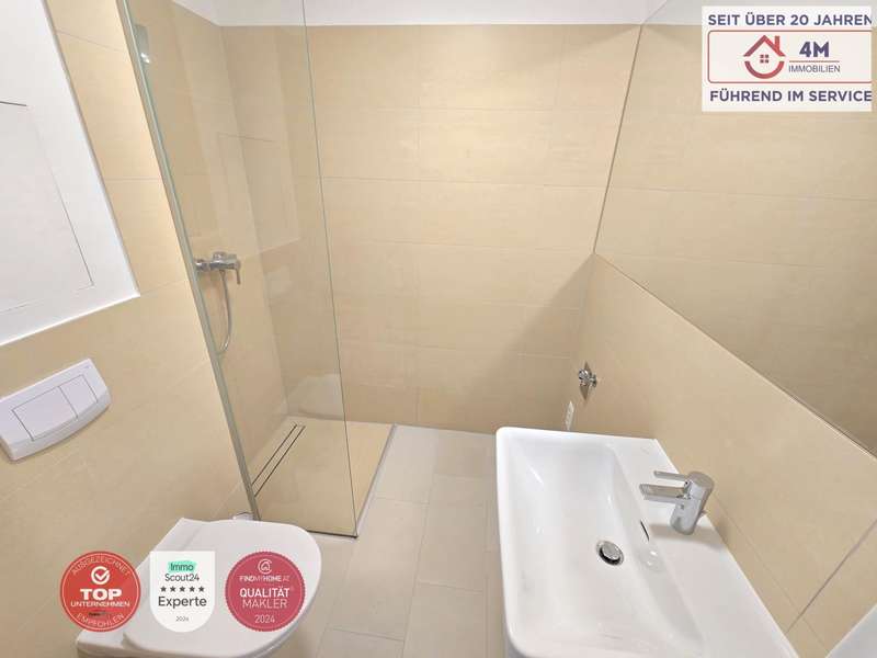 Dachgeschosswohnung Wien: Badezimmer Badezimmer