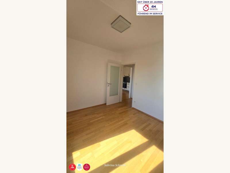 Eigentumswohnung Baden: Zimmer1 Zimmer1