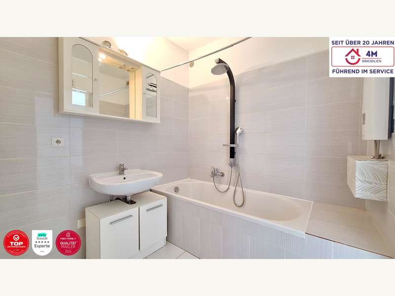 Eigentumswohnung Schwechat: Badezimmer Badezimmer