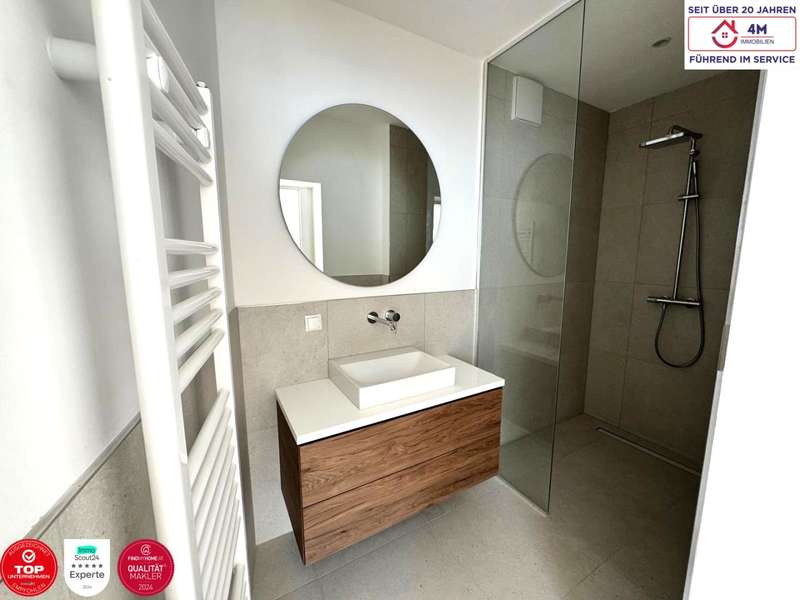 Penthouse Wien: Badezimmer (2) Badezimmer (2)