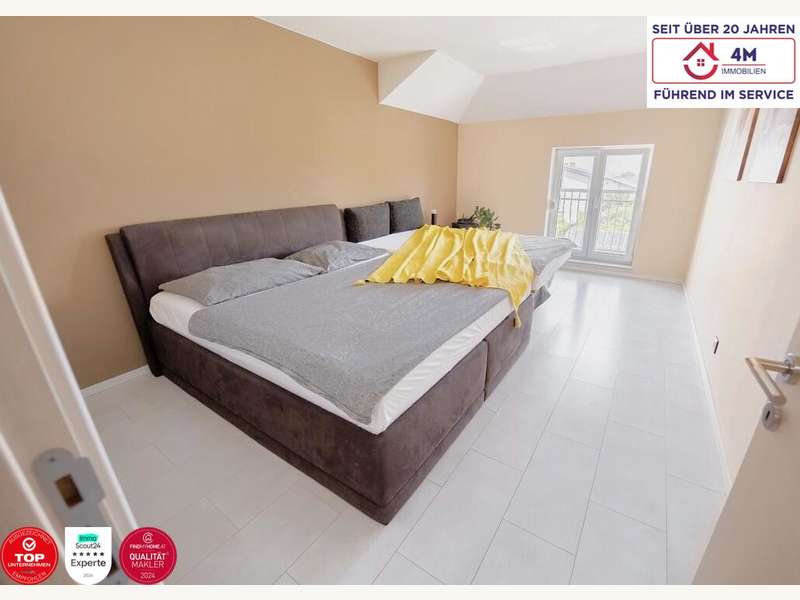 Schlafzimmer 1