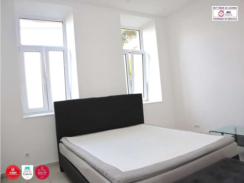 Eigentumswohnung Wien: Blick von der Eingangstür Richtung Fenster Blick von der Eingangstür Richtung Fenster