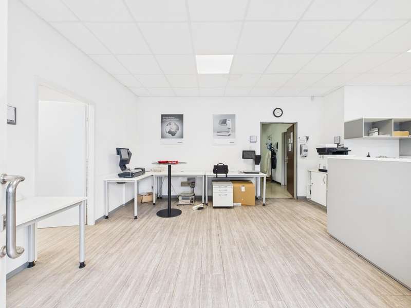 Büro Linz: CAM04191G0-PR0062-STILL001 CAM04191G0-PR0062-STILL001