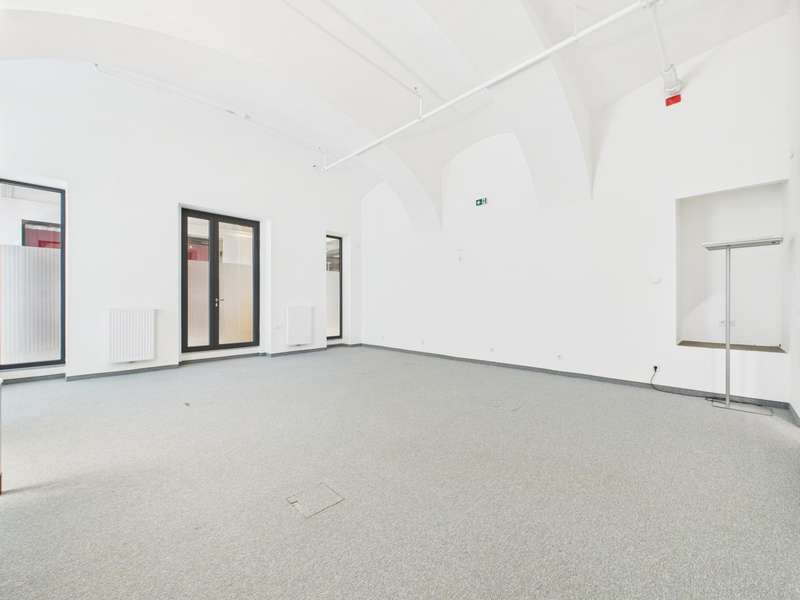 Büro Linz: CAM04191G0-PR0048-STILL005 CAM04191G0-PR0048-STILL005