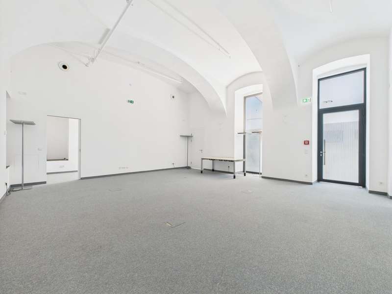 Büro Linz: CAM04191G0-PR0048-STILL002 CAM04191G0-PR0048-STILL002
