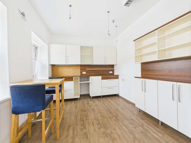 Büro Linz: CAM04191G0-PR0042-STILL002 CAM04191G0-PR0042-STILL002