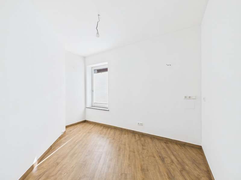Büro Linz: CAM04191G0-PR0042-STILL005 CAM04191G0-PR0042-STILL005